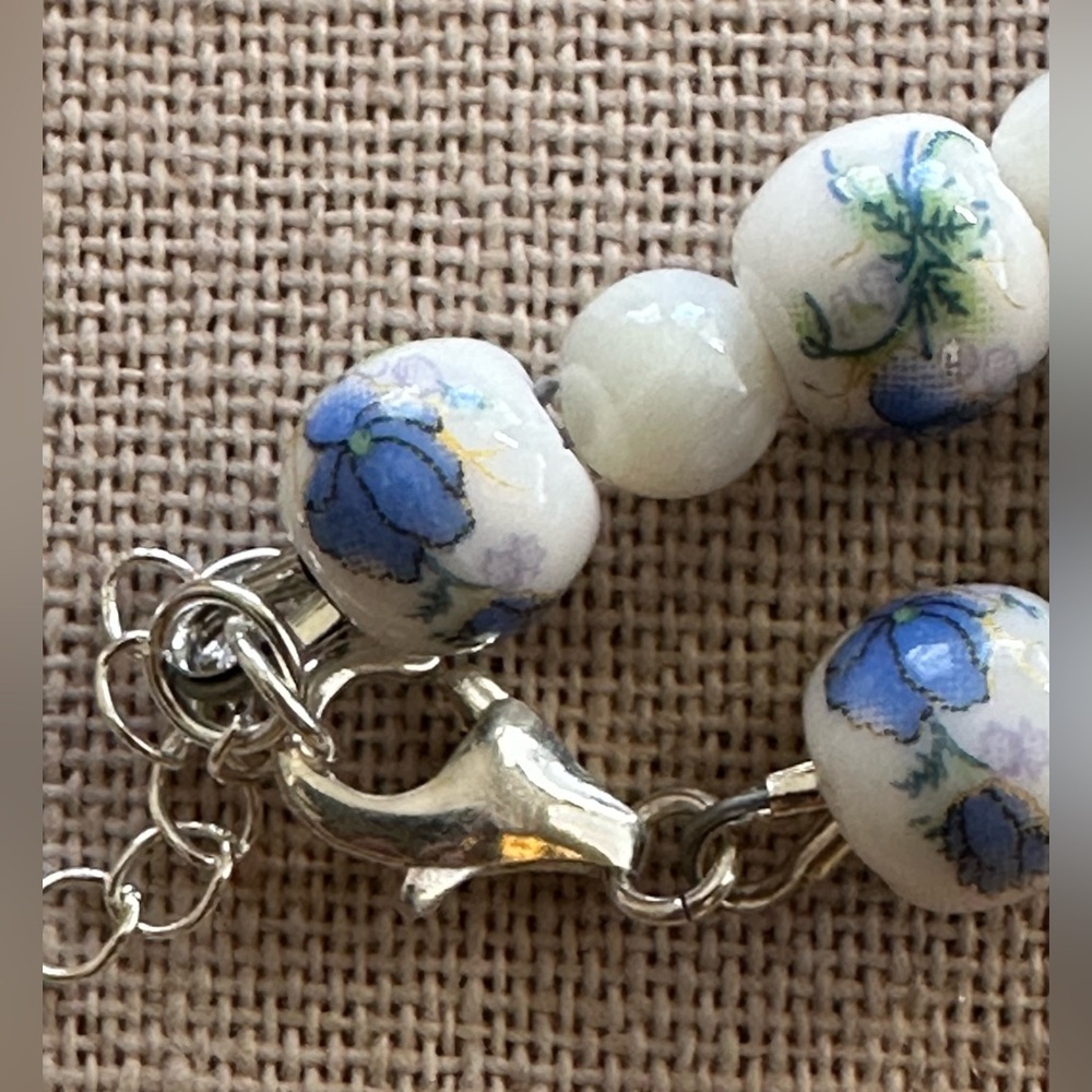 22 inch Porcelain and Pearls bead necklace NWOT - Picture 9 of 14